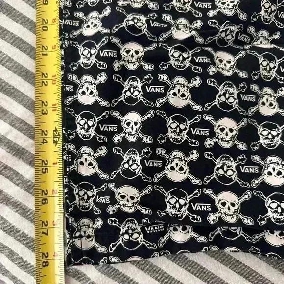 Vans Skull and Crossbones pants men’s size Small would be women’s Medium - Picture 2 of 5